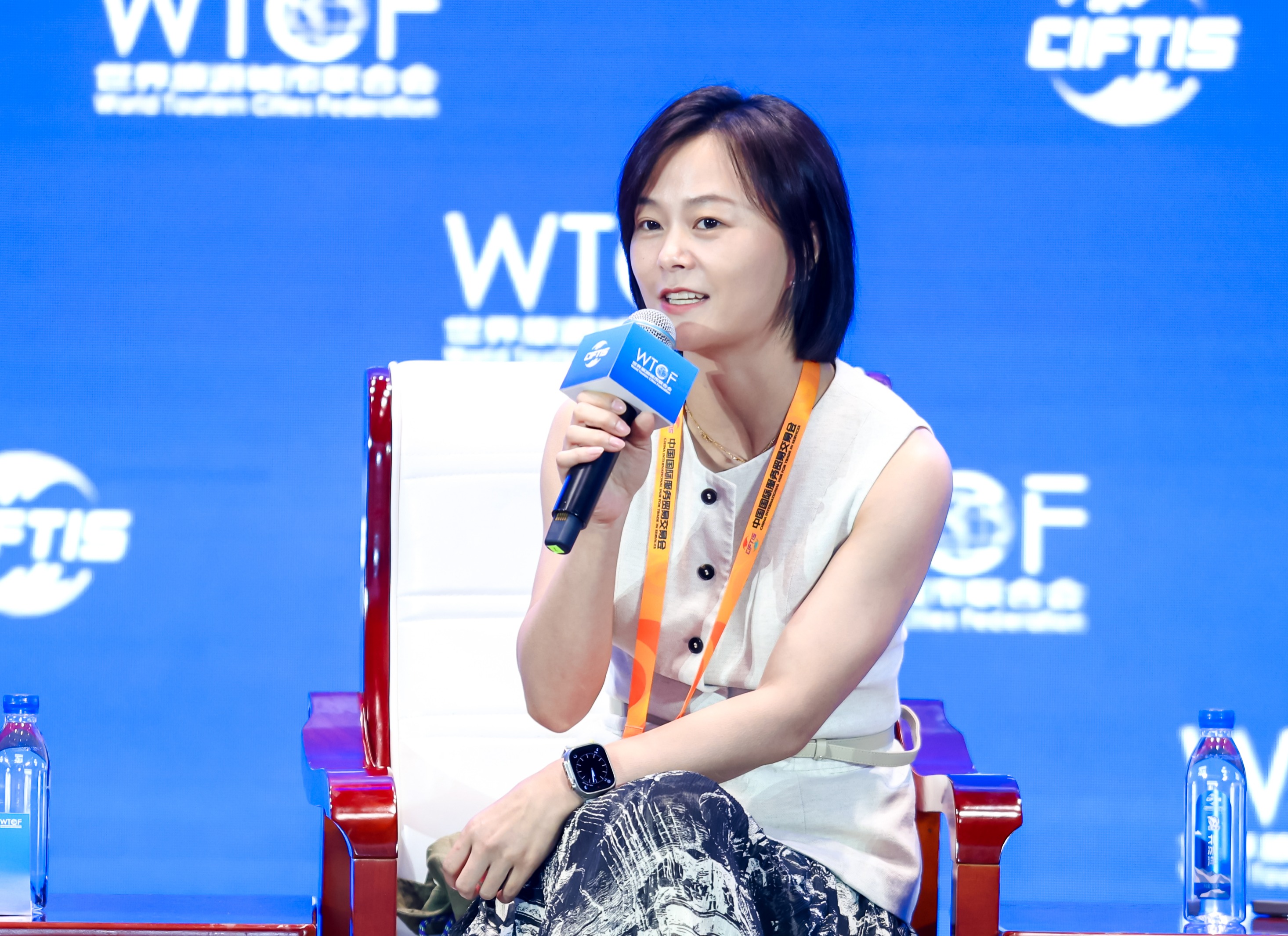 Ms. Ren Fen, Vice President of Qunar.com