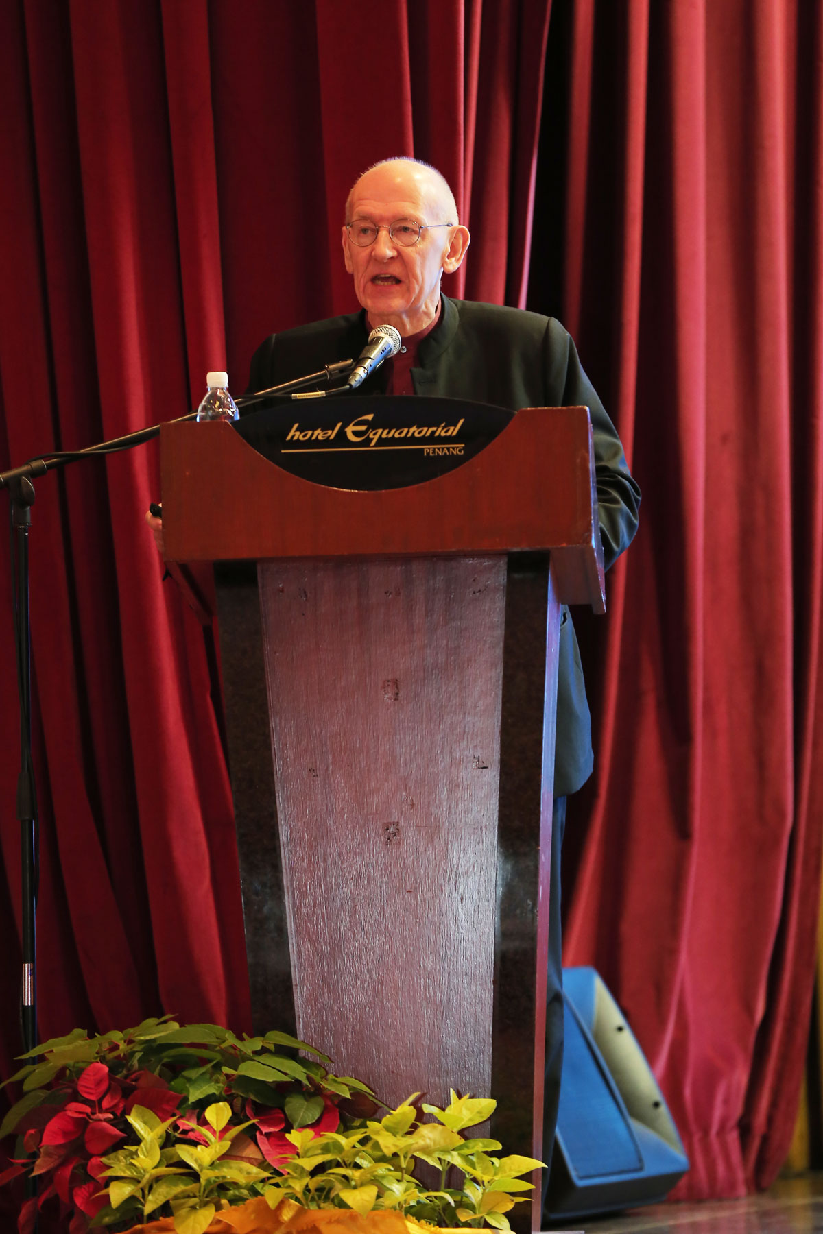 Mr. Andrew Jones, Chairman, Pacific Asia Travel Association, Delivering a Speech