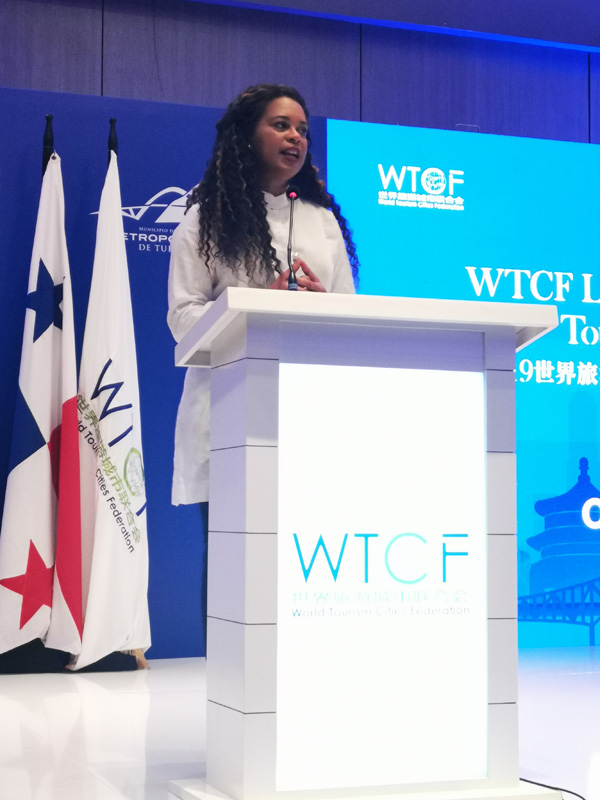 Mrs. Raisa Banfield, Acting Mayor of Panama City, delivered a welcome speech