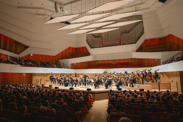 f44a7156-5a7c-4515-aad3-53fc12930d40.jpg Dresdner Philharmonie im Kultur.jpg