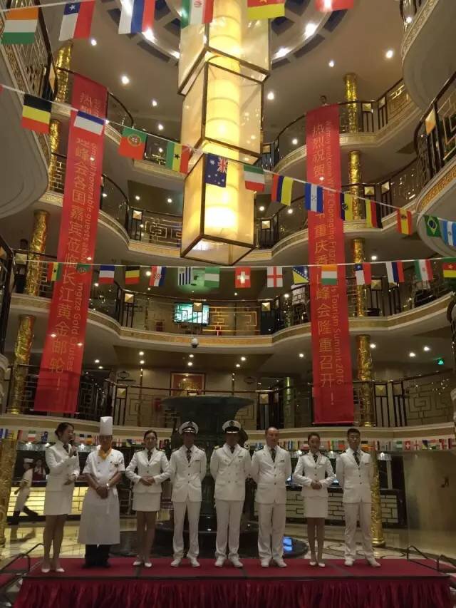 WTCF Invites Guests of the Summit to Experience the Beauty of Three Georges through a Cruise Onboard the No. 6 Gold Cruise Ship WTCF Invites Guests of the Summit to Experience the Beauty of Three Georges through a Cruise Onboard the No. 6 Gold Cruise Ship