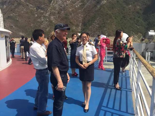 WTCF Invites Guests of the Summit to Experience the Beauty of Three Georges through a Cruise Onboard the No. 6 Gold Cruise Ship WTCF Invites Guests of the Summit to Experience the Beauty of Three Georges through a Cruise Onboard the No. 6 Gold Cruise Ship