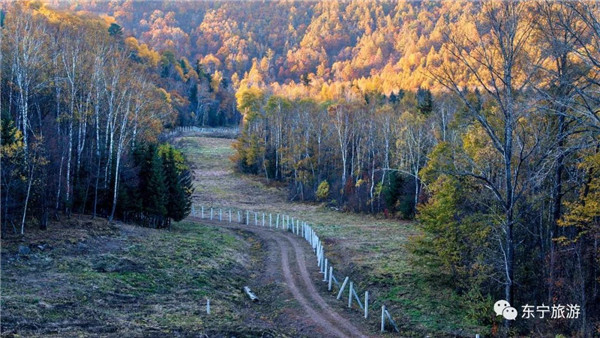 Autumn season in Dongning, colorful autumn scenery