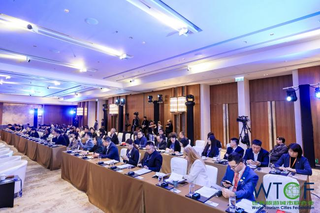 'Tourism + Aviation' Integrated Development Forum Successfully Held During 2025 WTCF Hong Kong Fragrant Hills Tourism Summit_fororder_航空2