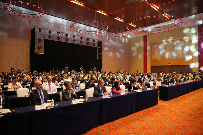To Launch a New Voyage for the World Tourism Cities: 2016 World Tourism Cities Federation Fragrant Hills Tourism Summit Grandly Opens in Chongqing