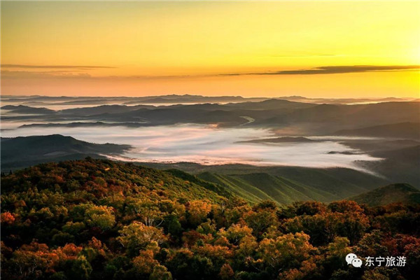 Autumn season in Dongning, colorful autumn scenery