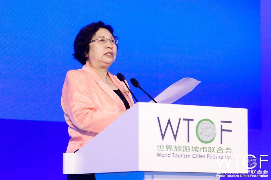 Wang Hong, Executive Vice Chairman of the WTCF Council and Vice Mayor of Beijing gives a keynote speech.